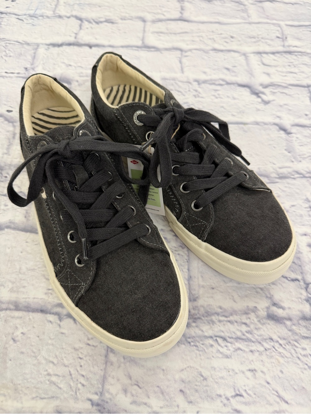 Taos Plim ladies sz 7.5 charcoal gray unworn